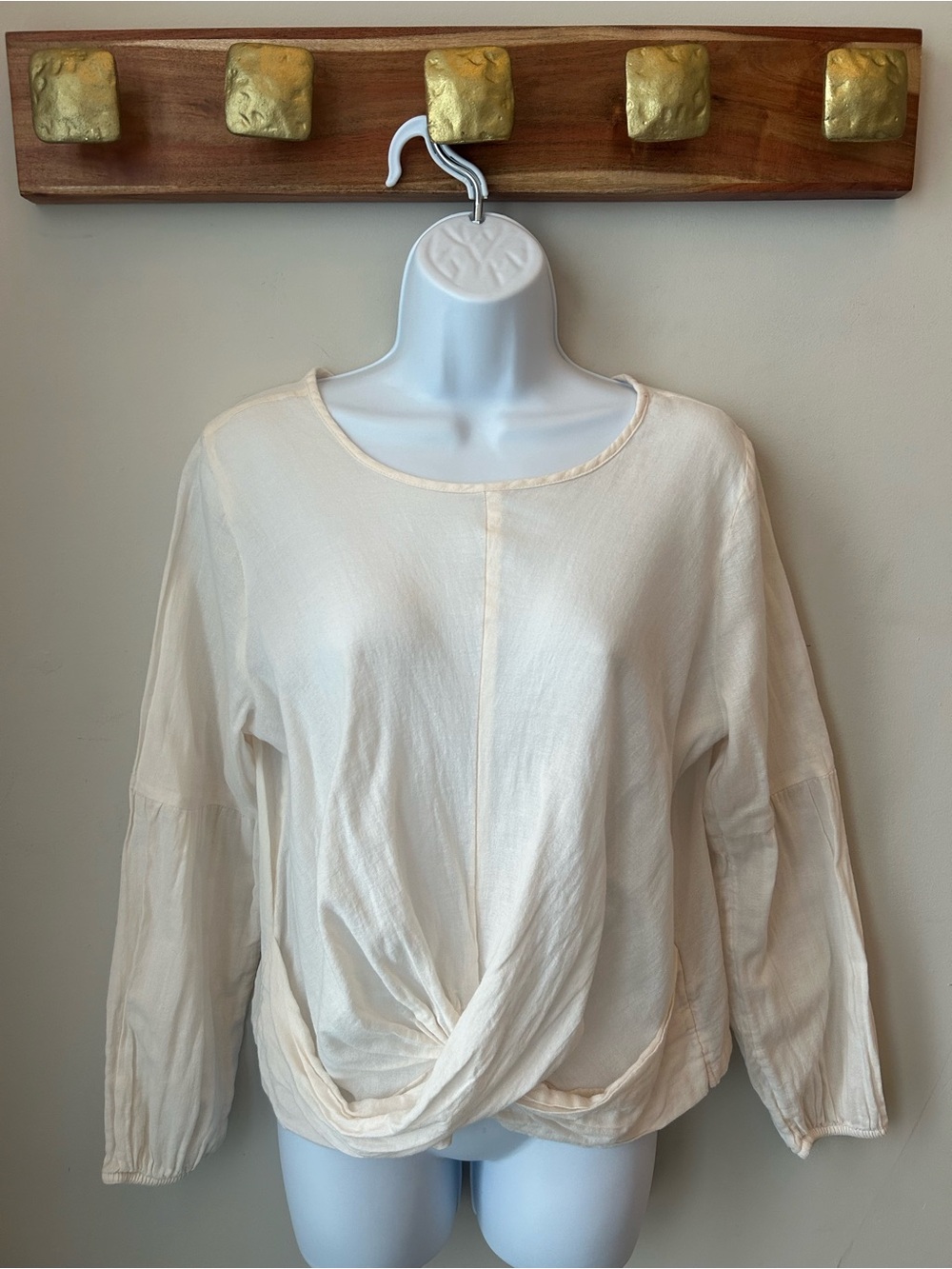 Van Heusen Cream Twist-Front Long Sleeve Blouse - 100% COTTON size Large